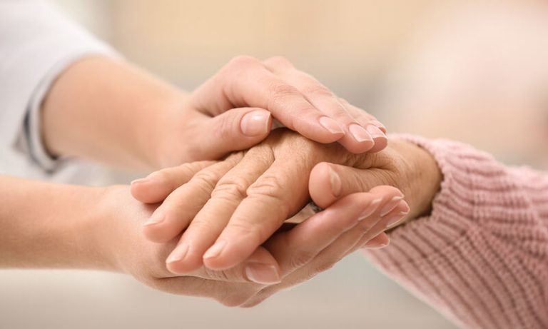 Έκτακτη χρηματοδότηση 65 εκατ. ευρώ για το “Βοήθεια στο Σπίτι”