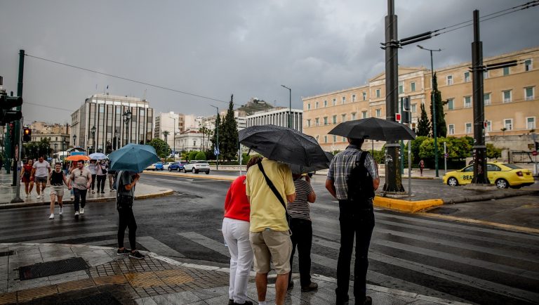 5 περιοχές στο έλεος της κακοκαιρίας – ΕΜΥ: Έρχονται τα χειρότερα