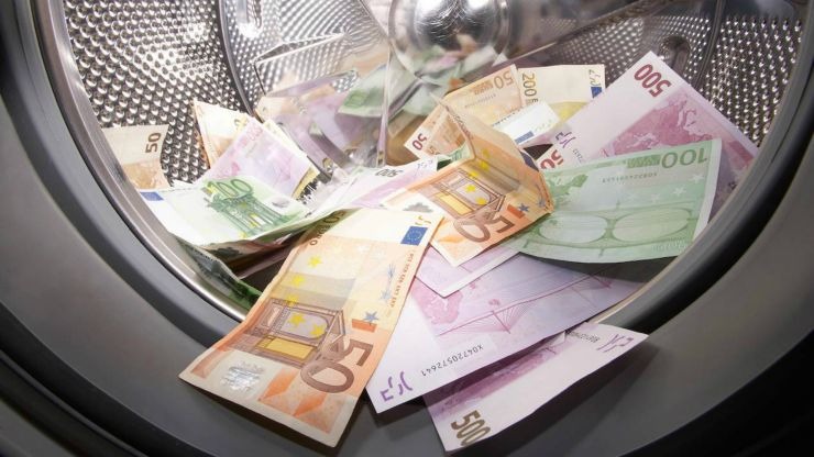 Ξέπλυμα μαύρου χρήματος μέσω στοιχηματικών – Ακόμα και Διευθυντές υπουργείων