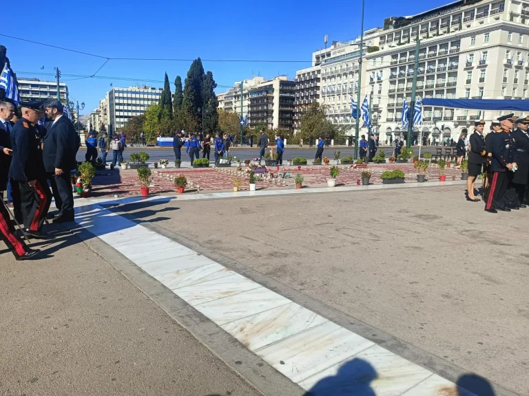 LIVE: Οι παρελάσεις της 28ης Οκτωβρίου – Σε κλοιό τα ονόματα των Τεμπών