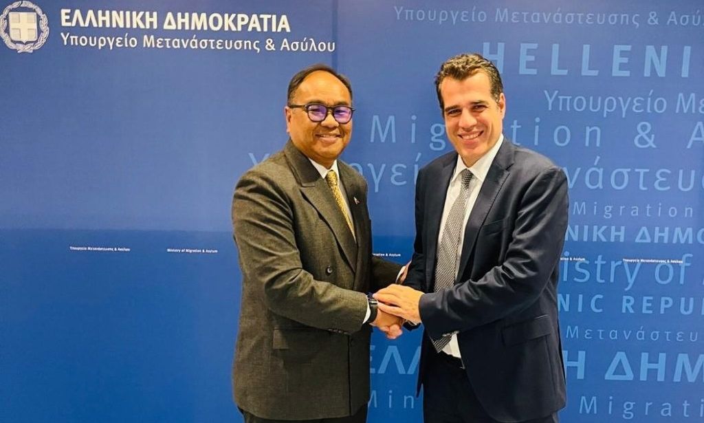 Πλεύρης- Πρέσβης Φιλιππίνων: Συμφωνία για νόμιμη μετανάστευση