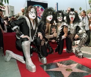 ΗΠΑ: Πέθανε ο κιθαρίστας των Kiss Έις Φρίλι στα 74 χρόνια του