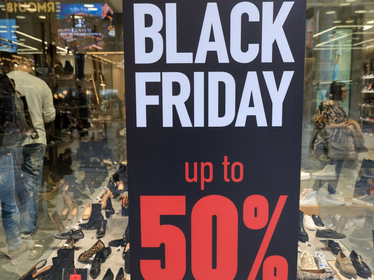 Black Friday: Σε εξέλιξη οι πρώτες εκπτώσεις