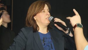 Από τη σκηνή της σχολικής γιορτής στο Αστυνομικό Τμήμα: Η δικαστική περιπέτεια της Γωγώς Τσαμπά