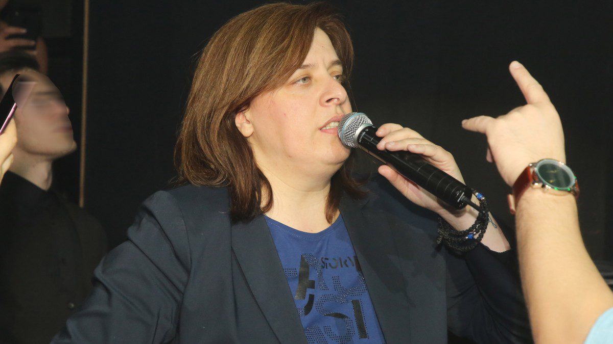 Από τη σκηνή της σχολικής γιορτής στο Αστυνομικό Τμήμα: Η δικαστική περιπέτεια της Γωγώς Τσαμπά