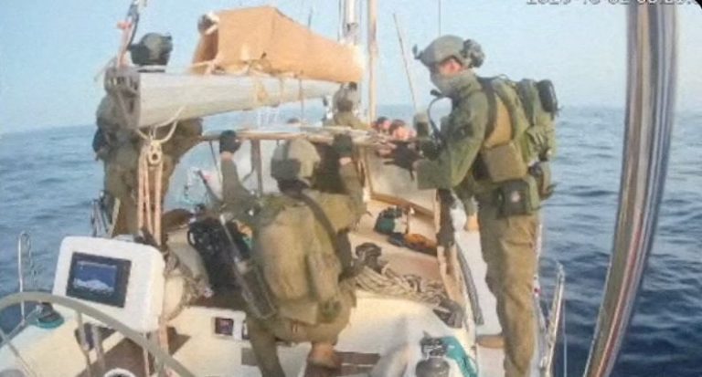 ΥΠΕΞ: Ασφαλείς οι 27 Έλληνες στο πλοίο «Οξυγόνο»