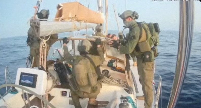 ΥΠΕΞ: Ασφαλείς οι 27 Έλληνες στο πλοίο «Οξυγόνο»
