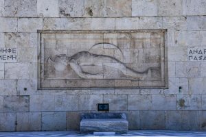 Αστυνομική παρουσία στο Μνημείο Άγνωστου Στρατιώτη