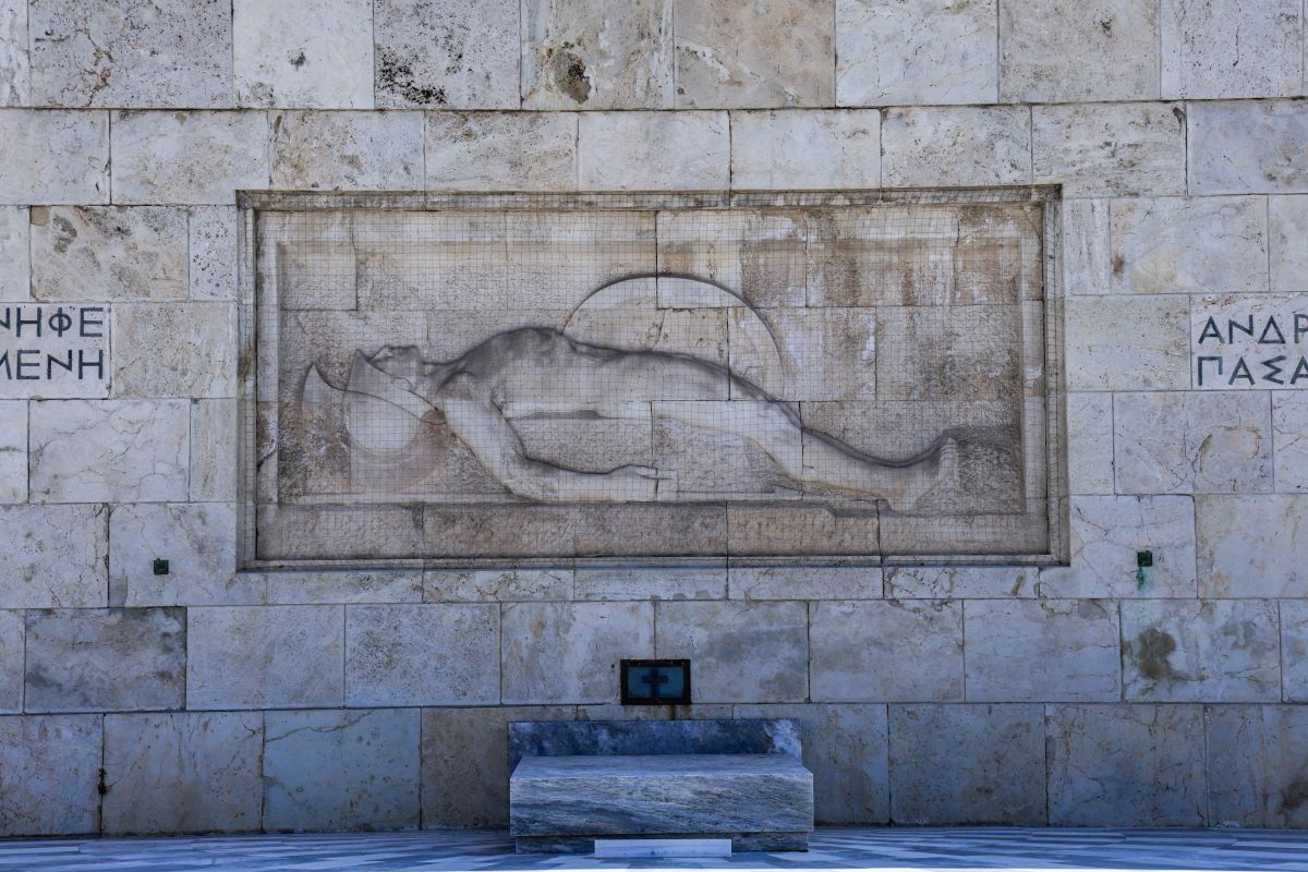 Αστυνομική παρουσία στο Μνημείο Άγνωστου Στρατιώτη
