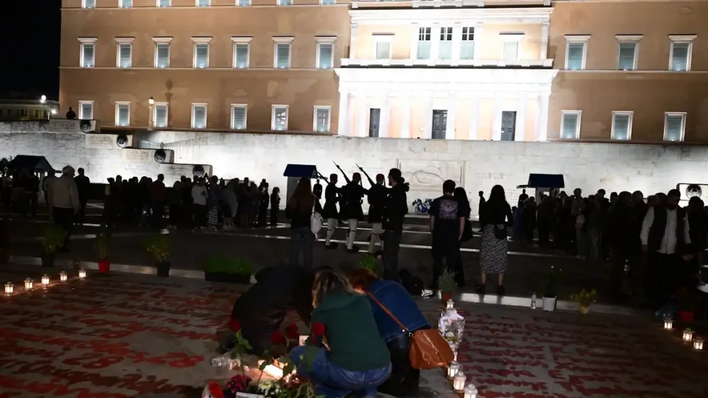 «Φρούριο» το Μνημείο του Άγνωστου Στρατιώτη