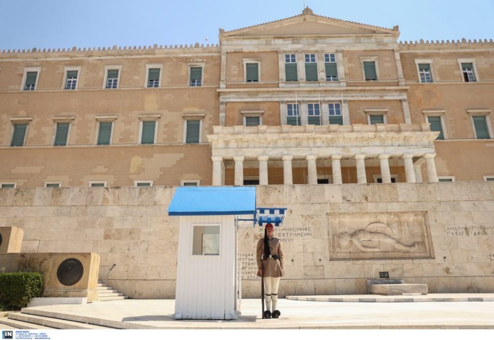 Ποινή φυλάκισης έως 2 έτη για φθορές στο Μνημείο του Άγνωστου Στρατιώτη