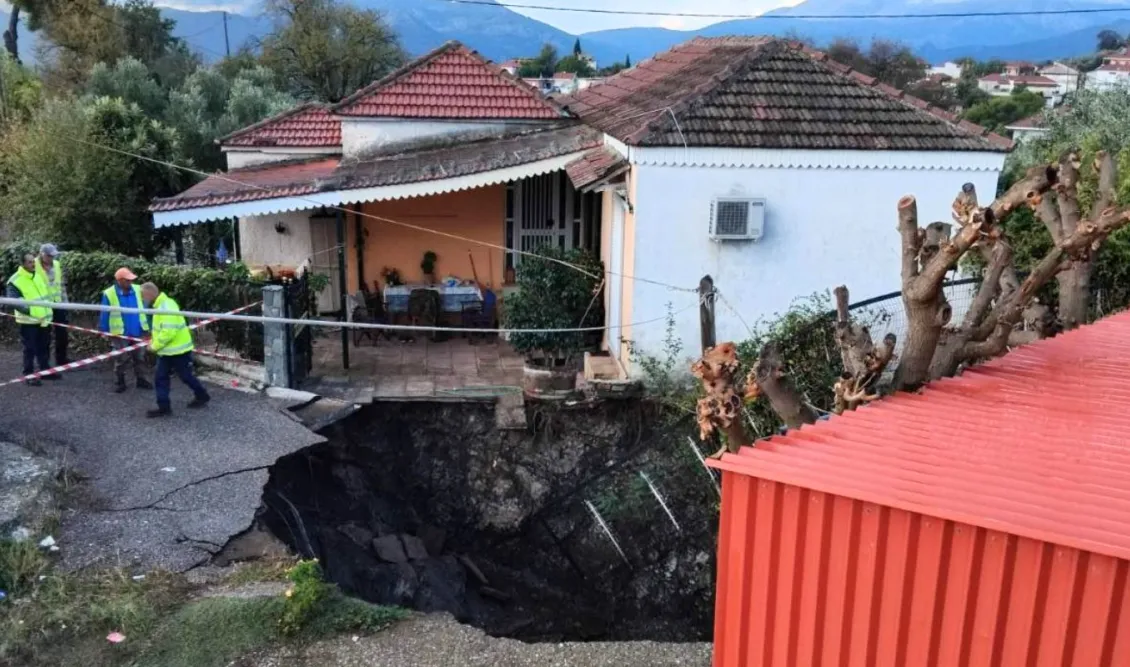 Επικίνδυνη καθίζηση στην Αιτωλοακαρνανία: Προειδοποιήσεις για κινδύνους από τον Λέκκα