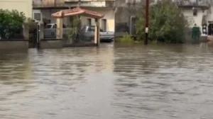 Αιτωλοακαρνανία: Πλημμύρες και απεγκλωβισμοί στο Αιτωλικό- Βίντεο