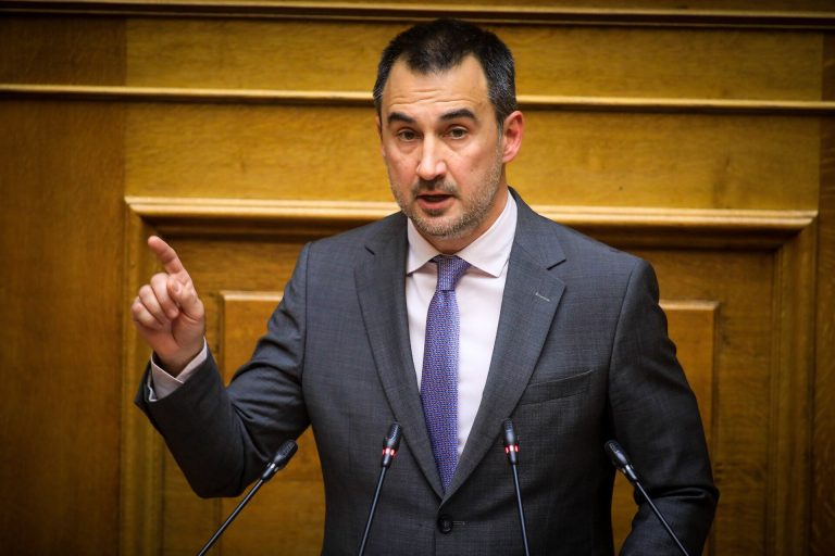 Χαρίτσης στη Βουλή: «Ο πρώτος πολεμικός προϋπολογισμός»