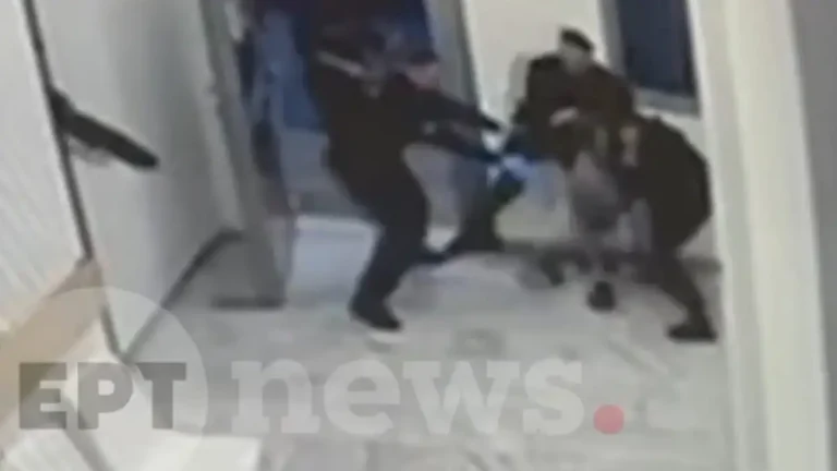 Άγιος Παντελεήμονας: Κρατούμενος χτυπά αστυνομικό σε απόπειρα απόδρασης (βίντεο)