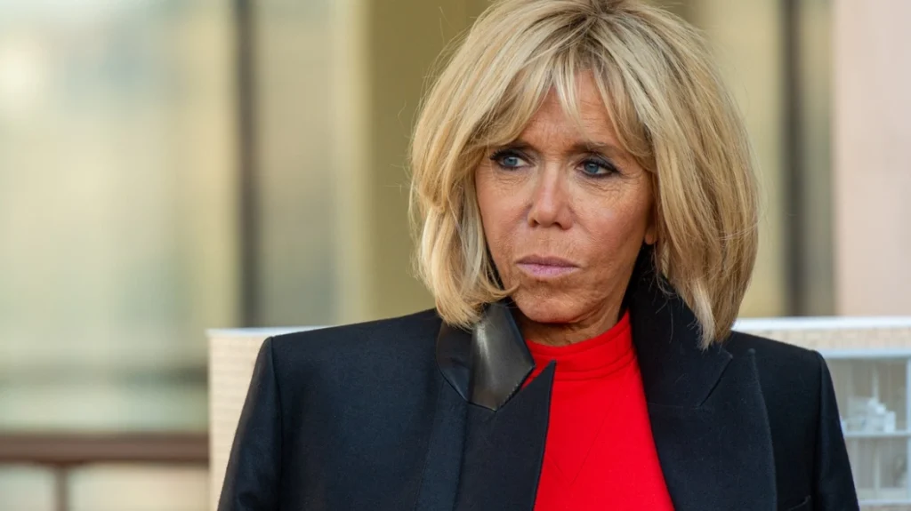 Παρίσι: Δίκη για διαδικτυακή παρενόχληση της Μπριζίτ Μακρόν