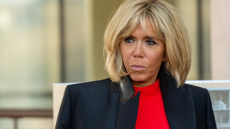 Παρίσι: Δίκη για διαδικτυακή παρενόχληση της Μπριζίτ Μακρόν