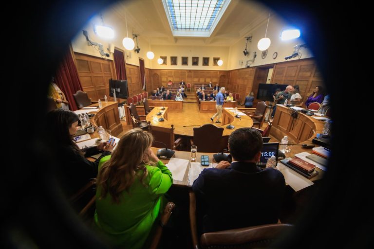Εξεταστική για ΟΠΕΚΕΠΕ: Αντιδράσεις ΣΥΡΙΖΑ και ΠΑΣΟΚ μετά την κατάθεση Τζαβέλλα