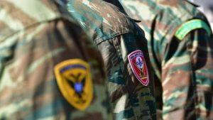 Πιερρακάκης: Σε ισχύ από τη μισθοδοσία Οκτωβρίου οι αυξήσεις στους ένστολους