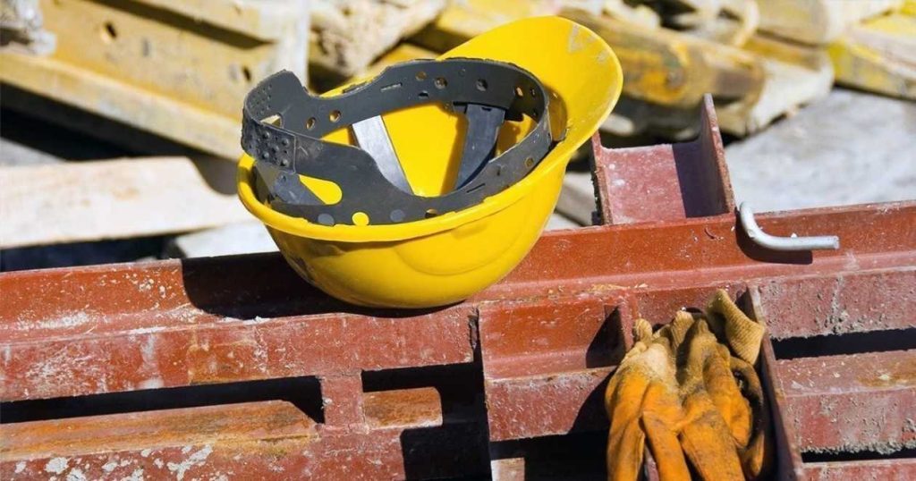 Μαρκόπουλο: Ηλεκτρολόγος έπεσε από ταράτσα σχολείου – Στο ΚΑΤ