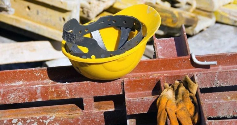 Μαρκόπουλο: Ηλεκτρολόγος έπεσε από ταράτσα σχολείου – Στο ΚΑΤ