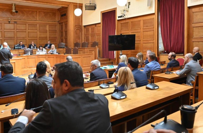 Εξεταστική για ΟΠΕΚΕΠΕ: «Έκθετη η αντιπολίτευση» λέει η ΝΔ μετά το σημείωμα Βάρρα