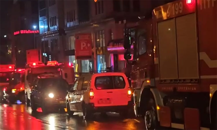 Εμπρηστική επίθεση σε κατάστημα Jumbo στο Μαρούσι (βίντεο)