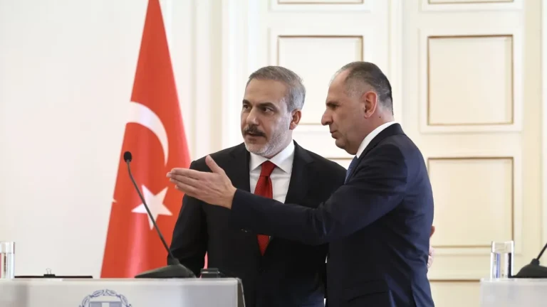 Γεραπετρίτης σε Φιντάν: «Εκτός συζήτησης θέματα κυριαρχίας – Οριοθέτηση ΑΟΖ η μόνη διαφορά»