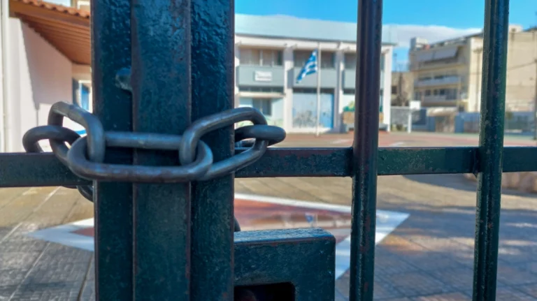 Κατάληψη στο ΕΠΑΛ Ταύρου: Διαμαρτυρία για το χαμό της 16χρονής