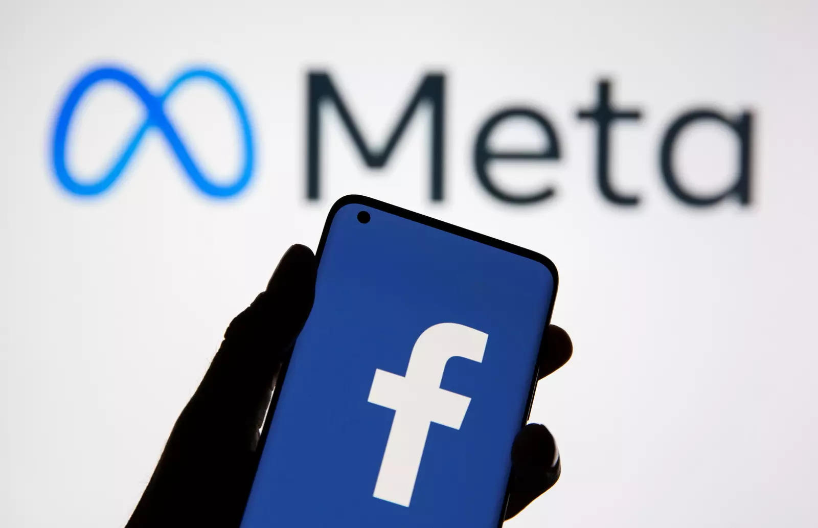 Meta: 600 απολύσεις στο τμήμα Τεχνητής Νοημοσύνης