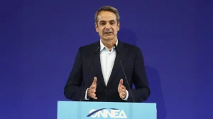 Μητσοτάκης από ΟΝΝΕΔ: «Το 2027 θα πάμε τον μέσο μισθό παραπάνω από τα 1.500 ευρώ»