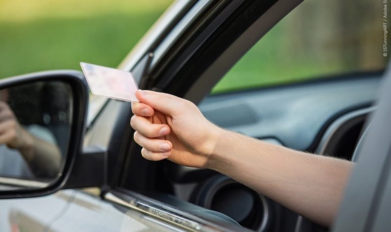 Ευρωπαϊκή Ένωση: Νέοι κανόνες για τις άδειες οδήγησης