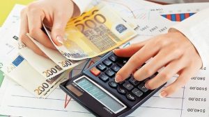Τι προβλέπει το νέο νομοσχέδιο για οφειλές – Οι 72 δόσεις και οι κατασχέσεις