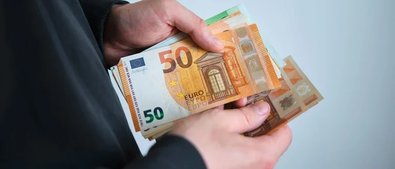Συντάξεις e-ΕΦΚΑ: «Κόφτης» για 300.000 ασφαλισμένους λόγω οφειλών