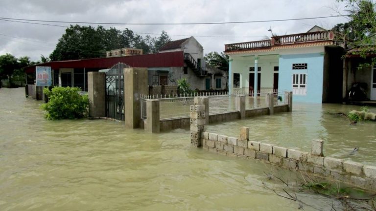 Βιετνάμ: Τουλάχιστον 9 νεκροί και 5 αγνοούμενοι από τις φονικές πλημμύρες