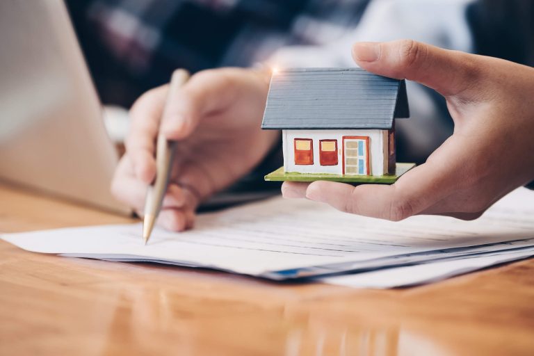 Στεγαστικό: Γιατί μένουν κλειστά 700.000 σπίτια – Τα οκτώ μέτρα που αλλάζουν την αγορά