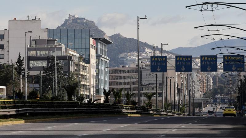 Σοκ στη Συγγρού: Γνωστός πλαστικός χειρουργός επιτέθηκε με μανία σε 43χρονη οδηγό