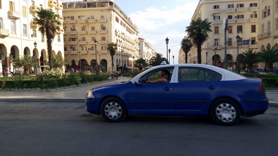 Θεσσαλονίκη: Ληστεία οδηγού ταξί με απειλή σύριγγας