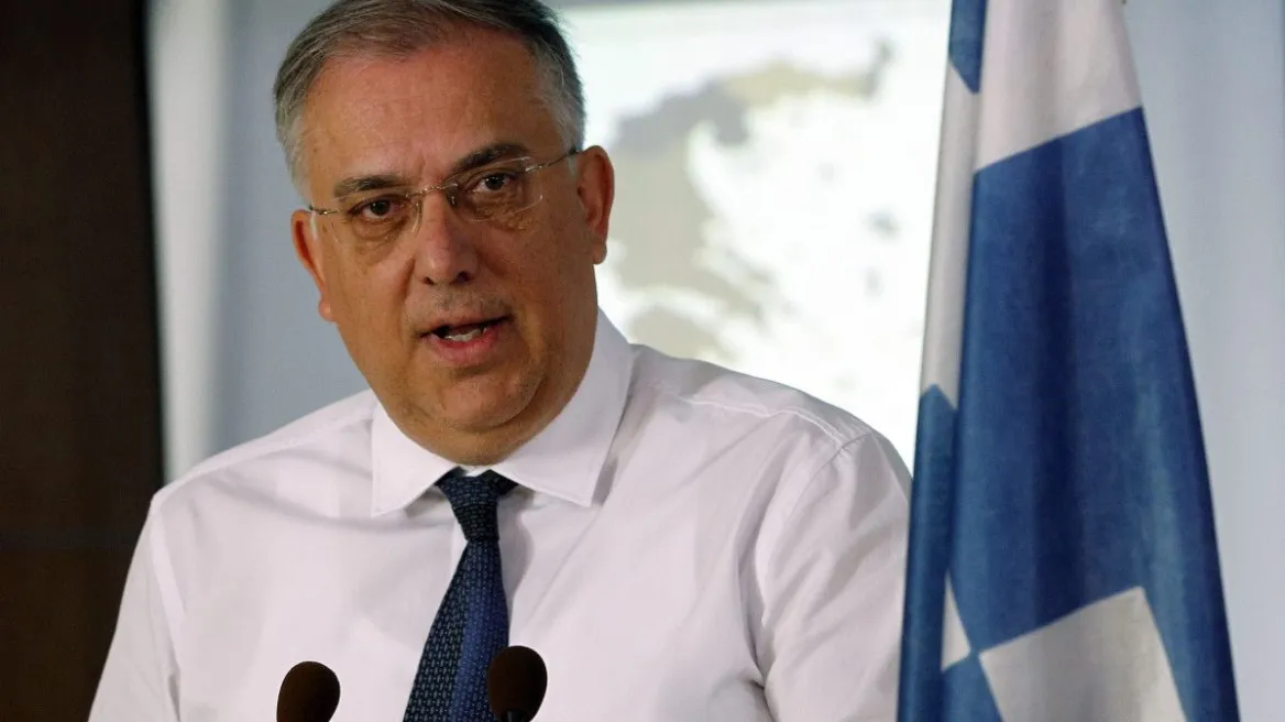 Τάκης Θεοδωρικάκος: «Μείωση τιμών έως 8% σε πάνω από 2.000 προϊόντα – Ανάσα για τα νοικοκυριά»