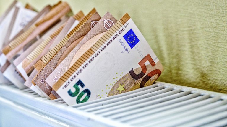 Αντίστροφη μέτρηση για το επίδομα θέρμανσης: Ποιες αγορές μετρούν για τη δεύτερη δόση
