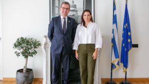 Συνάντηση Όλγας Κεφαλογιάννη με τον Βρετανό πρέσβη