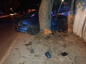 Τροχαίο στα Χανιά: Οδηγός χάνει τον έλεγχο και «καρφώνεται» σε τοίχο(φωτο)