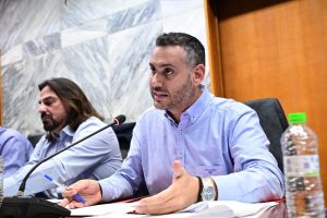 Επίθεση στοv αντιδήμαρχο Λάρισας μέσα στο Δημαρχείο