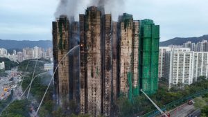 Τραγωδία στο Χονγκ Κονγκ: 128 νεκροί και 200 αγνοούμενοι μετά τη φονική πυρκαγιά