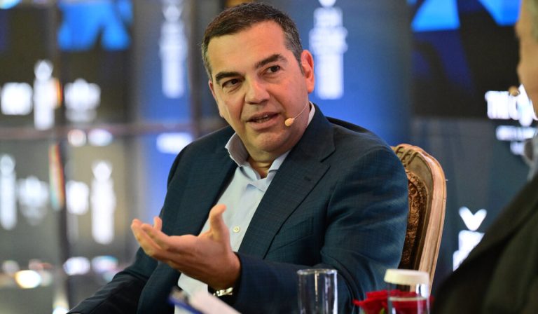 Τσίπρας κατά Μητσοτάκη: «Φοβάται την Ιθάκη, γιατί φοβάται την αλήθεια»