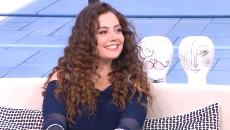 Ψευδές δημοσίευμα «έβγαλε νεκρή» τη Στέφανη Χαραλάμπους – Η αντίδραση της ηθοποιού