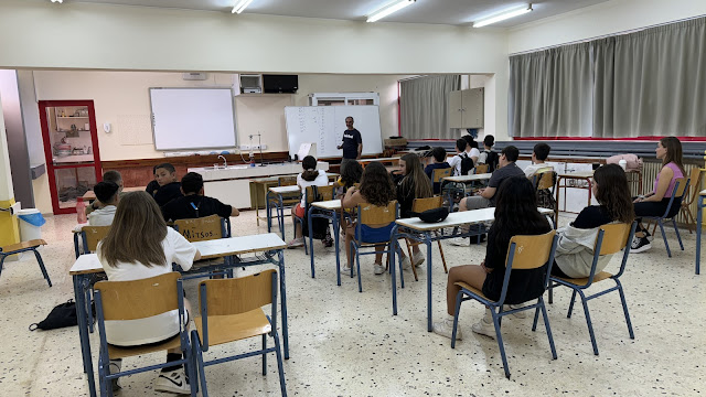 Ηράκλειο: Μαθητές Δημοτικού κάνουν μάθημα σε γκαρσονιέρα – Οργή γονέων