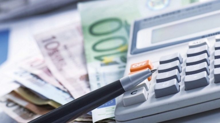 Αναδρομικά συνταξιούχων: Ποιοι έχουν ακόμα ανοιχτούς λογαριασμούς με τον ΕΦΚΑ