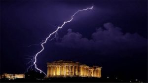 Ισχυρό μπουρίνι «χτύπησε» την Αττική – Πάνω από 1.000 κεραυνοί μέσα σε δύο ώρες