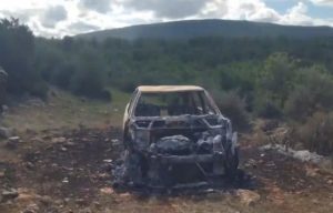 Θρίλερ στη Βοιωτία: Τον σκότωσαν, τον έδεσαν και τον έκαψαν μέσα στο αυτοκίνητο